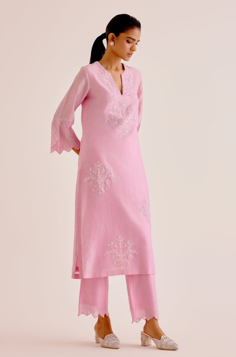 Alia Bhatt in Pink Silk Chanderi Dori Embroidered Kurta Set