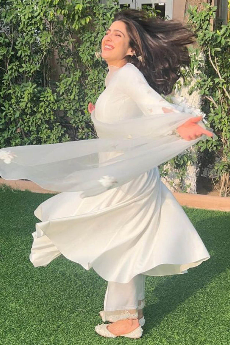 Sara Ali Khan in Ivory Embroidered Anarkali Set