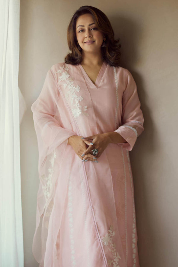 Jyotika Saravanan in Blush Pink Embroidered Chanderi Kurta Set