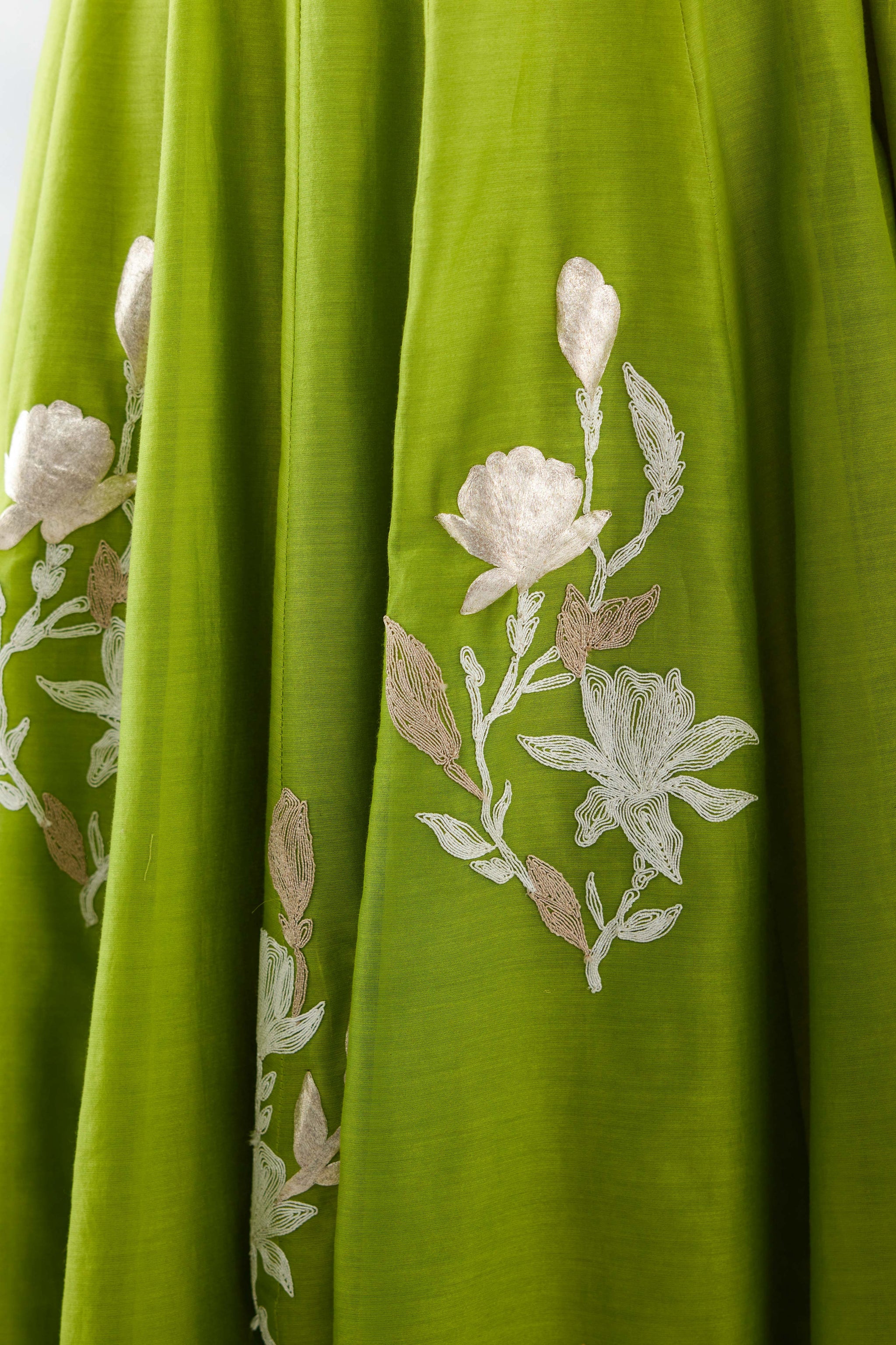 Buy Emerald Green Lace Work Chanderi Anarkali Suit- Set of 3, ROZFBSEG01/ROZ8