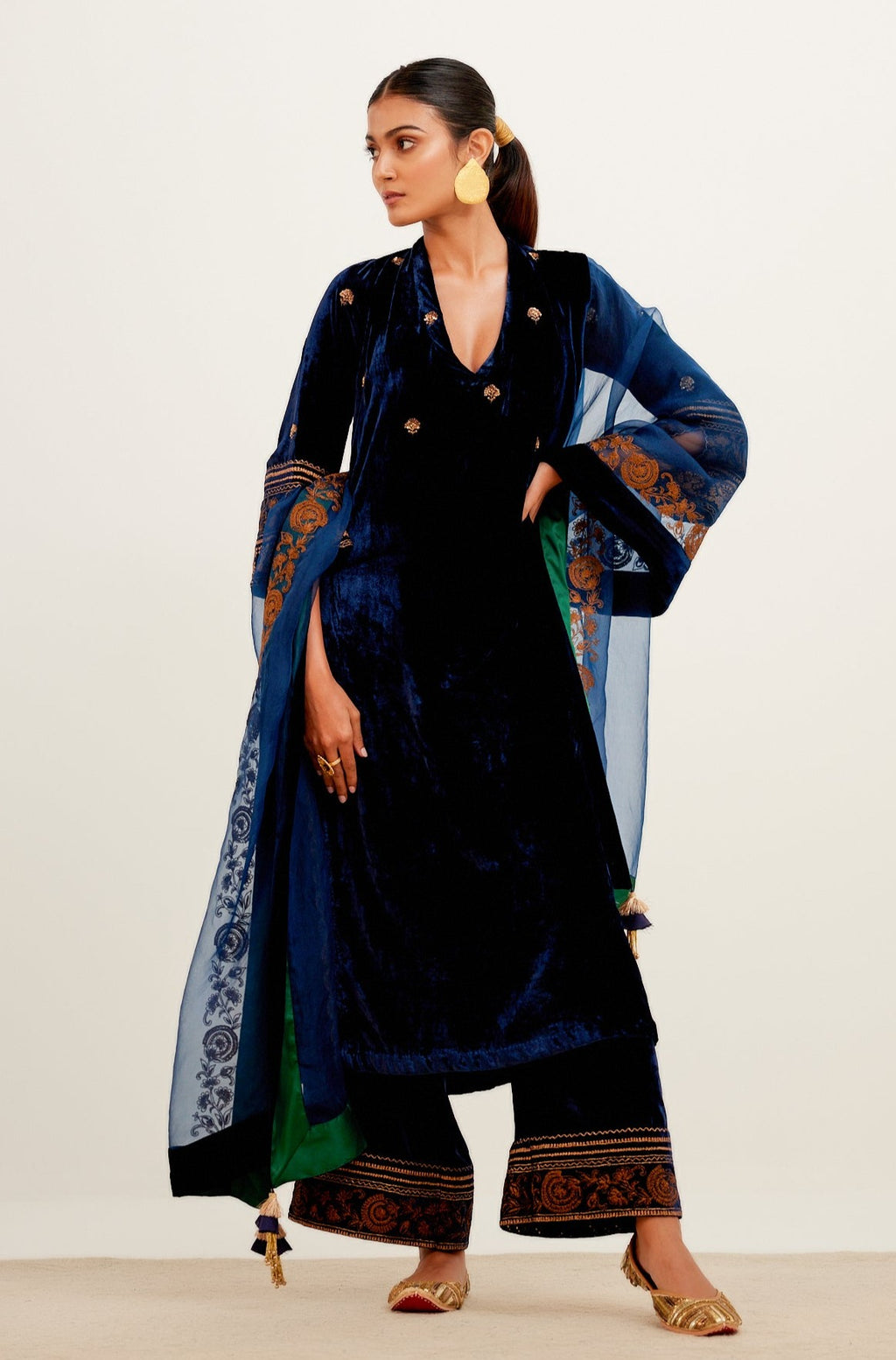 Buy Navy Blue Zari Embroidered Velvet Suit Set- Set of 3, AHTW3P-12/AHAM1